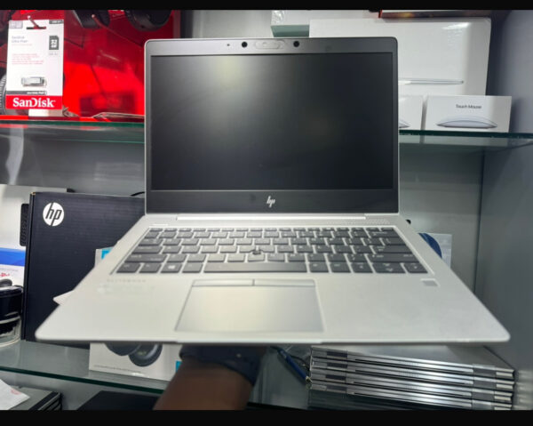 HP EliteBook 735 G6 – Lightweight, Powerful & Secure!