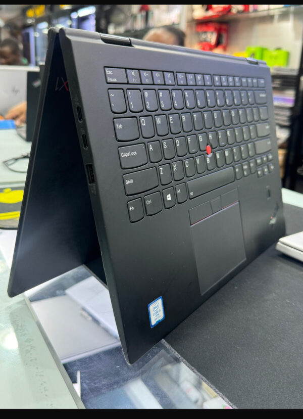 Lenovo ThinkPad X1 Yoga 3rd Gen – Ultimate Flexibility & Power!